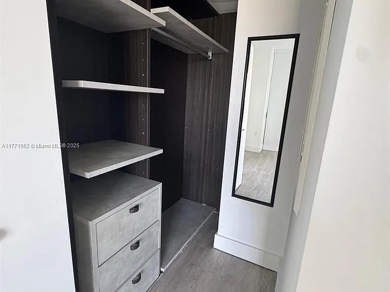 121 NE 34th St #1711 — Photo 7