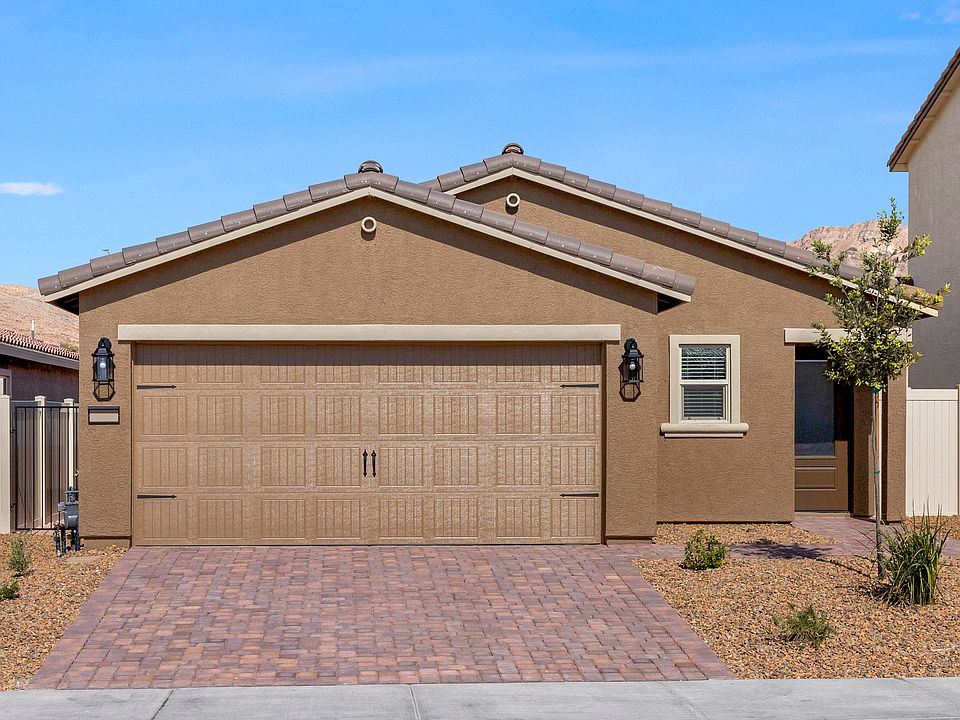 The beautiful Aspen floor plan is a one-story home.