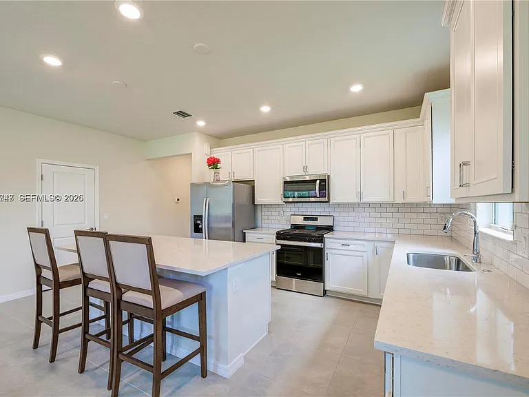 12300 SW Myrtle Oak Dr — Photo 11