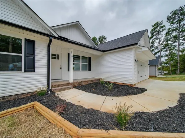 8670 Foil St, Mount Pleasant, NC 28124