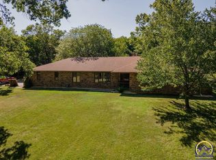 4401 NW Green Hills Rd, Topeka, KS 66618