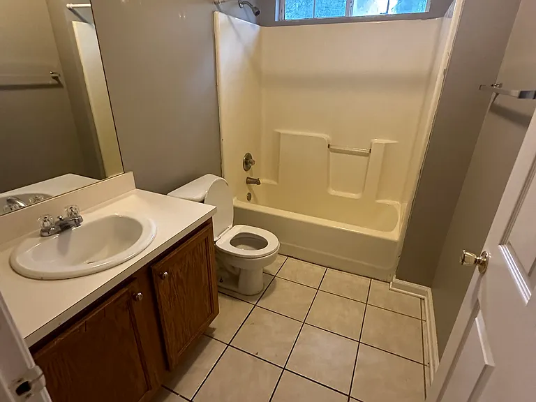 Ashburn Hills Townhomes — Photo 8
