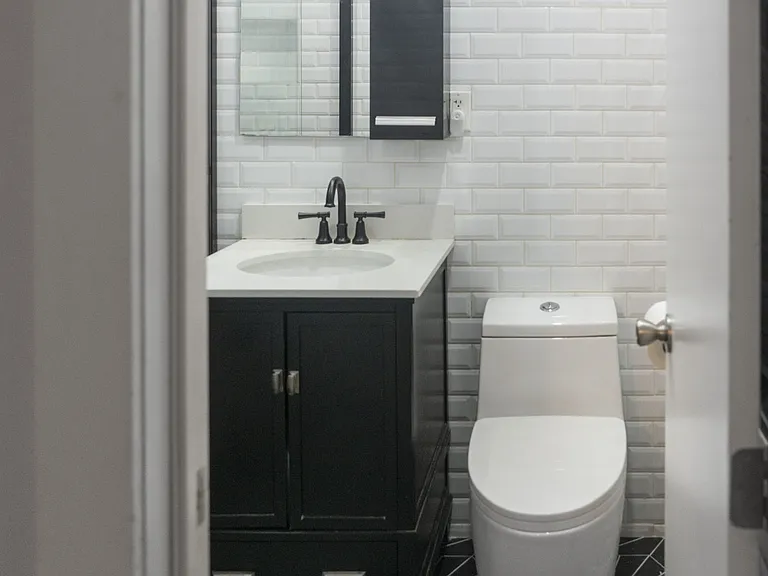 1206 Saint Marks Ave #1 — Photo 26