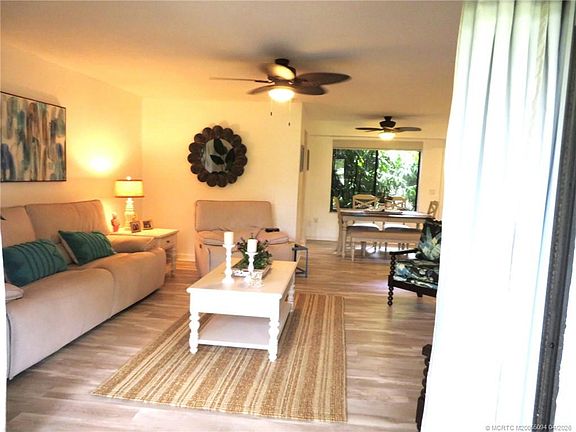 4th image of 800 NW Fork Rd APT 6-4