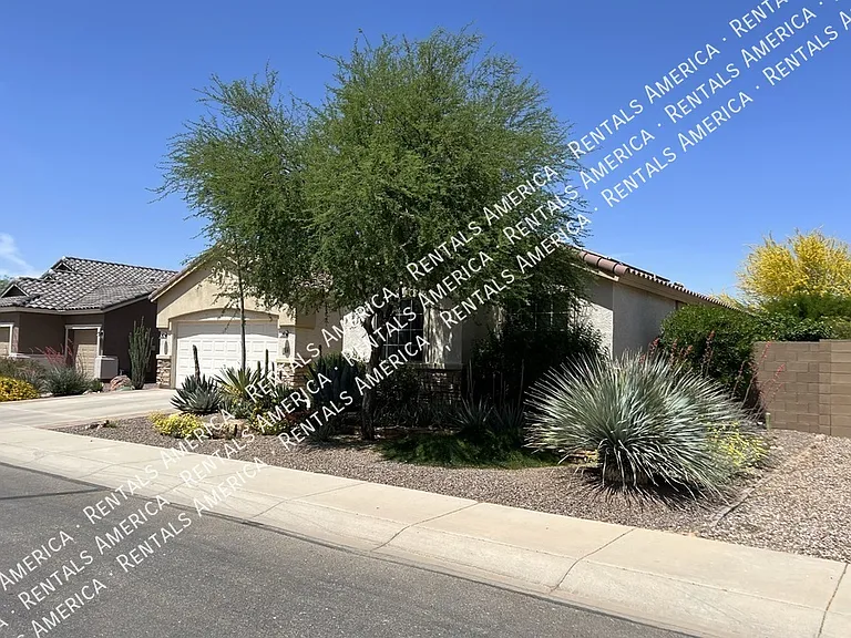1536 E Fontana Dr — Photo 2