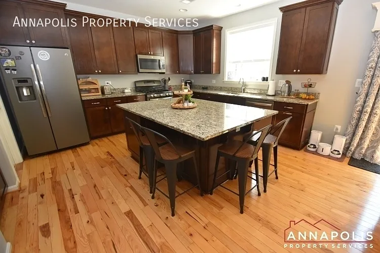 917 Saint Martins Loop — Photo 2