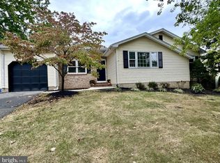 300 Cypress Ln, Hamilton, NJ 08619