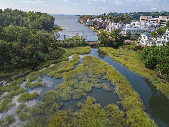 3rd image of 88 Indian Harbor Dr