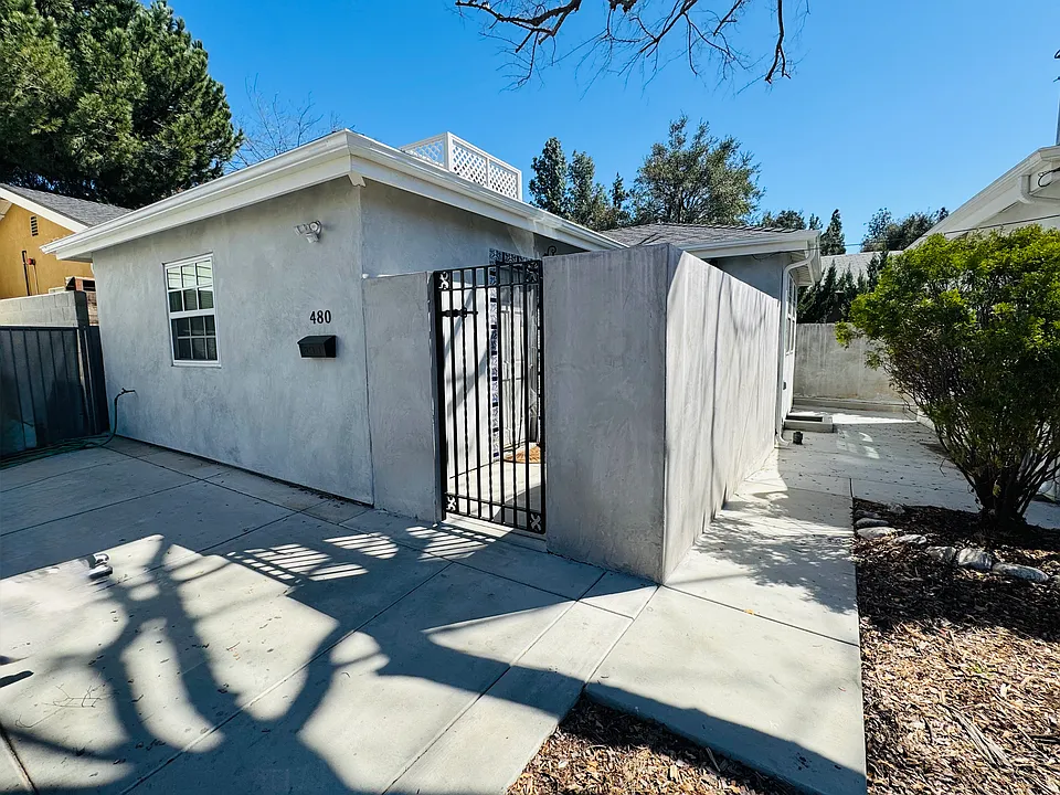 480 Blake St