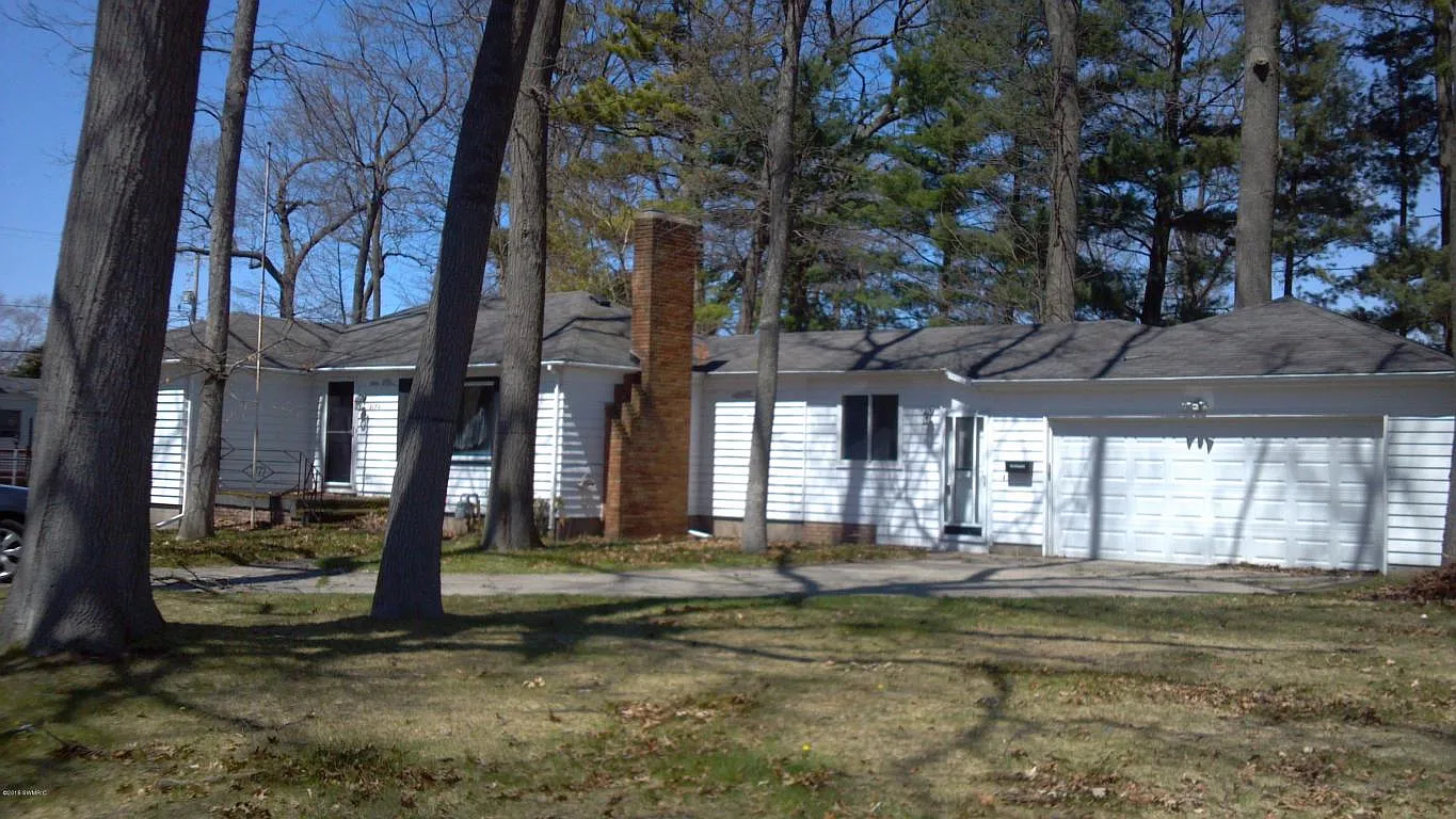 2172 Leif Ave photo 1