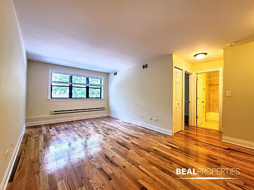 555 W Arlington Pl Photo 1