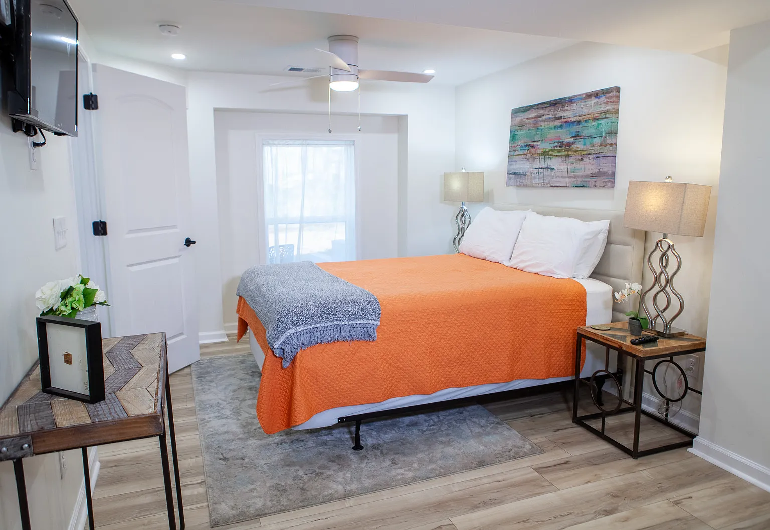 2 bed, $4,500 — Photo 1
