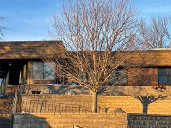 909 Luther Pl APT 102, Albert Lea, MN 56007