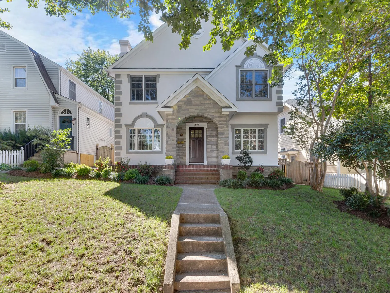 1806 N Danville St — Photo 1