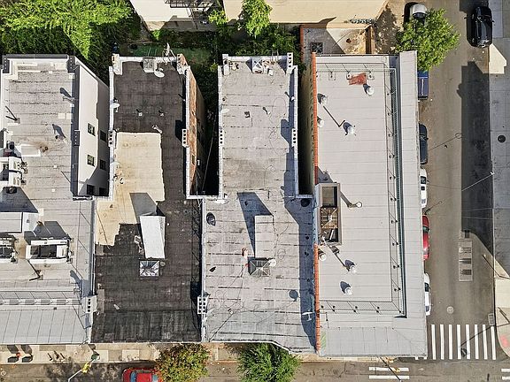 5th image of 537 Knickerbocker Ave
