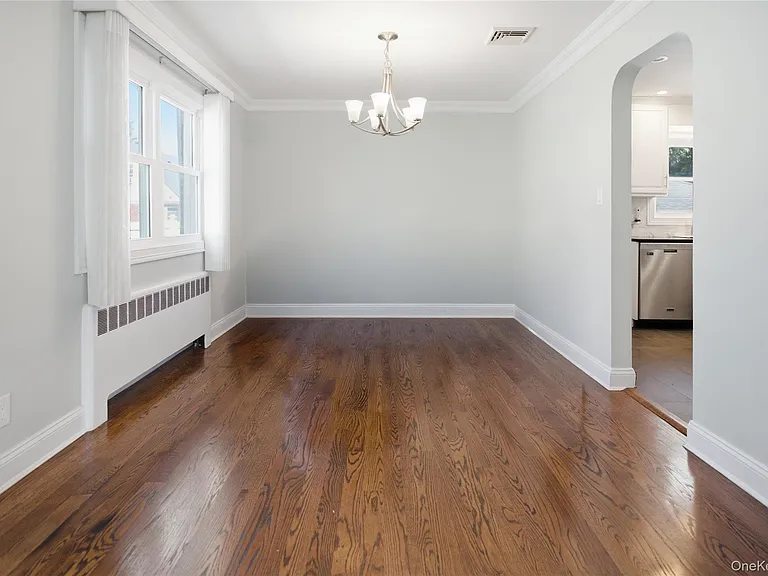 1641 Falmouth Ave — Photo 4