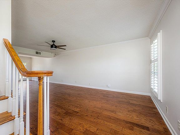 5th image of 5867 Park Ave #5867
