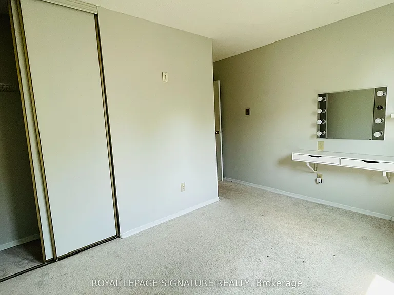 1100 Oxford St #75 — Photo 24