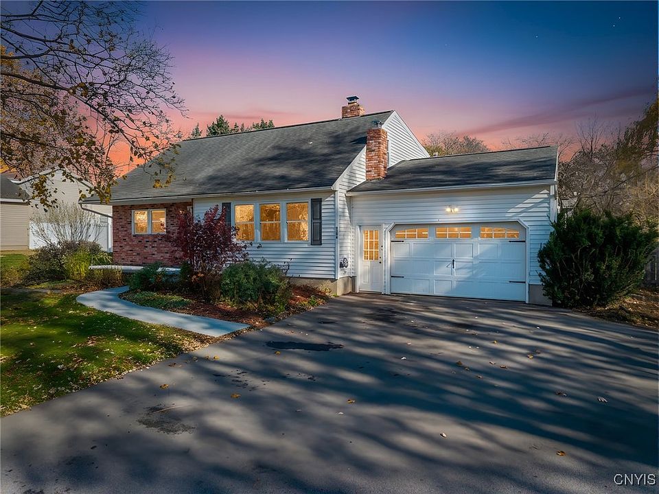 1st image of 9396 Woodlawn Dr