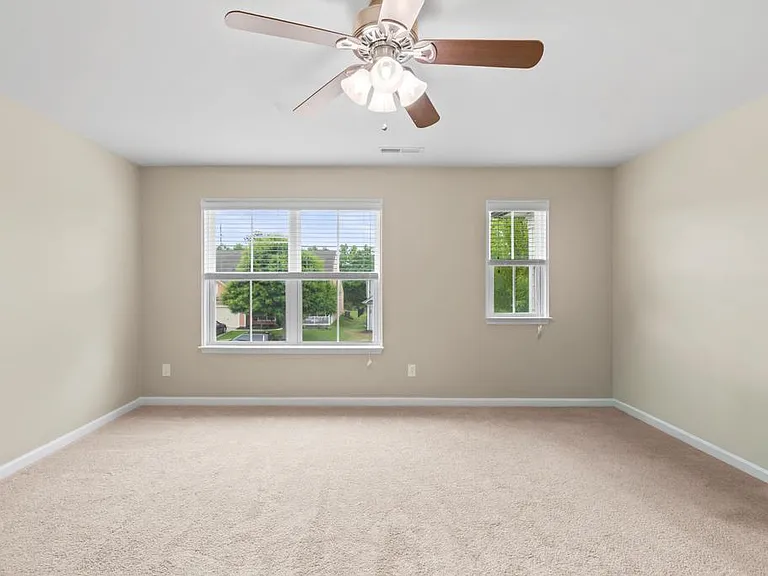 1084 Crescent Moon Dr — Photo 25