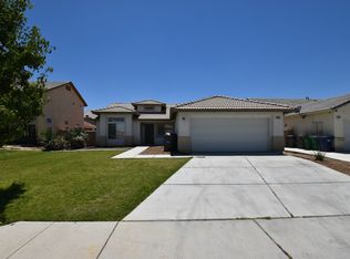 2018 E Jenner St, Lancaster, CA 93535