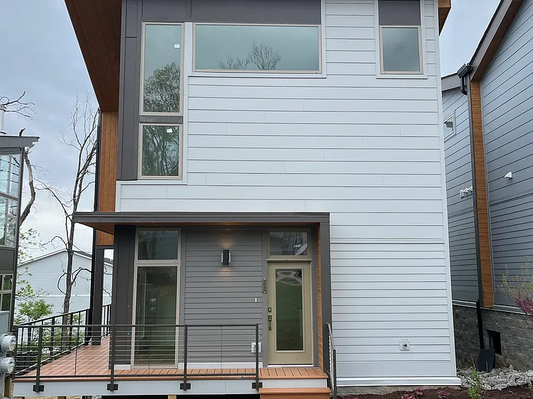 3043 Edwin Cir — Photo 1