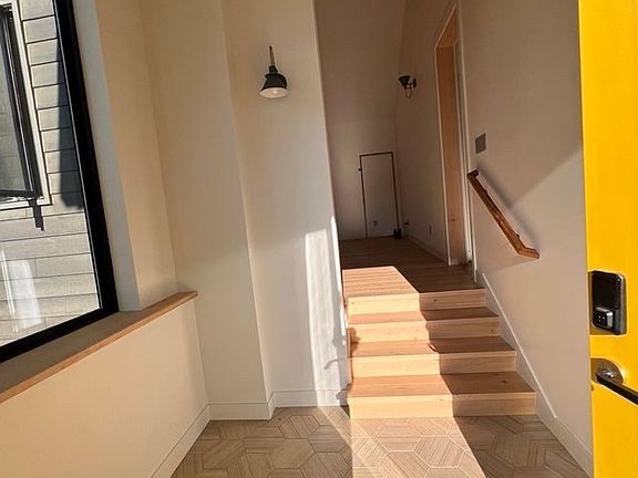 4th image of 2111 NW Awbrey Rd #1
