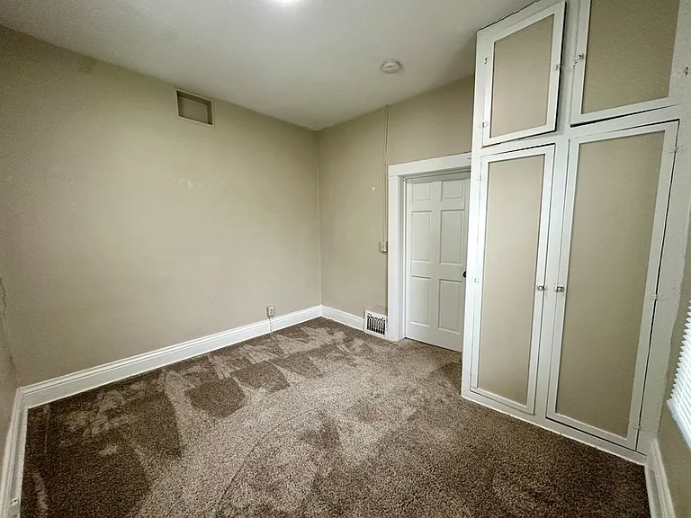 922 Center Point Rd NE — Photo 9