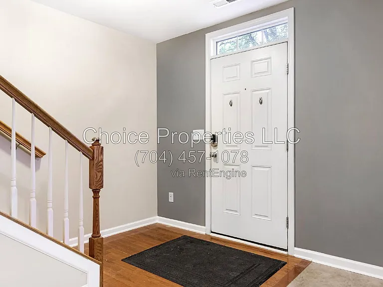 223 N Irwin Ave — Photo 4