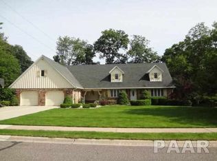 147 Maple Ridge Dr, Morton, IL 61550
