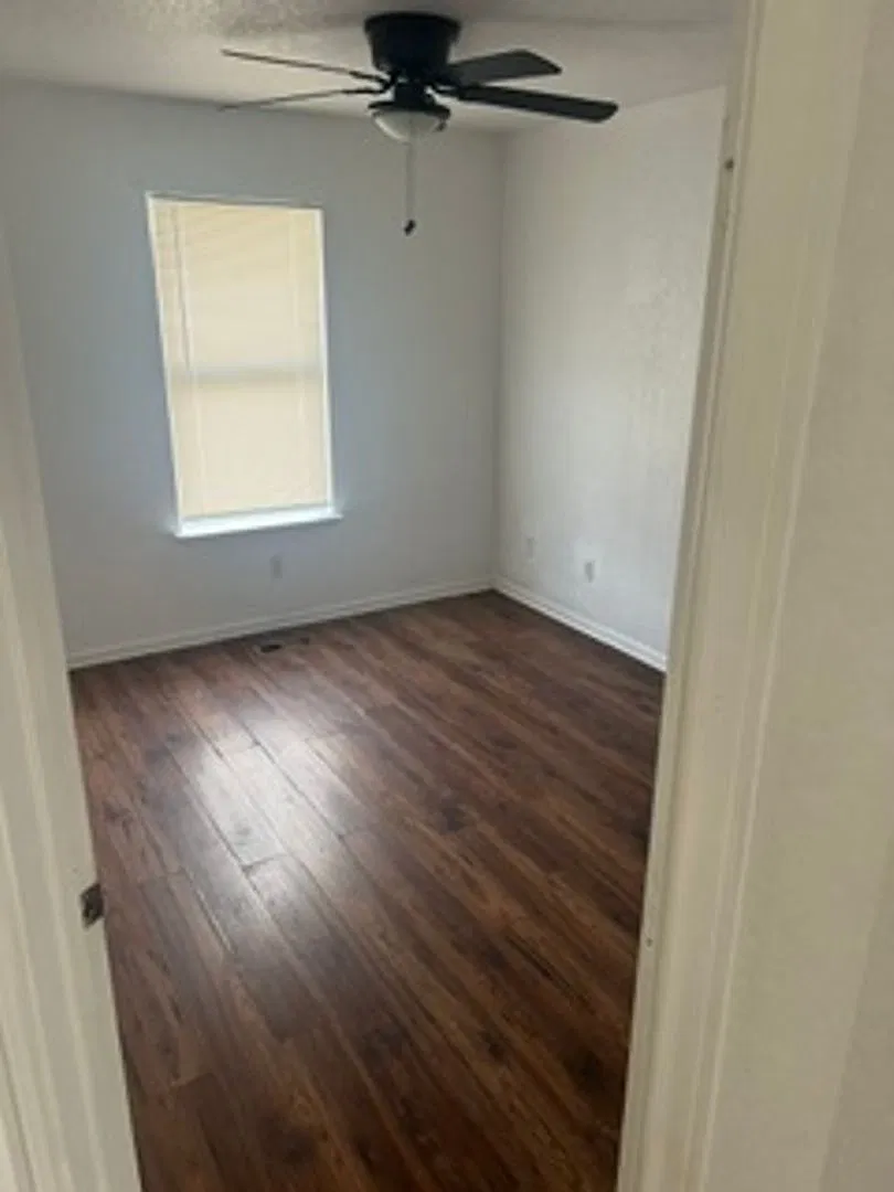 2 bed, 1.5 bath, 976 sqft, $650 — Photo 3