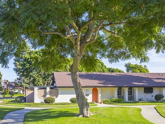 2nd image of 411 Los Arbolitos Blvd