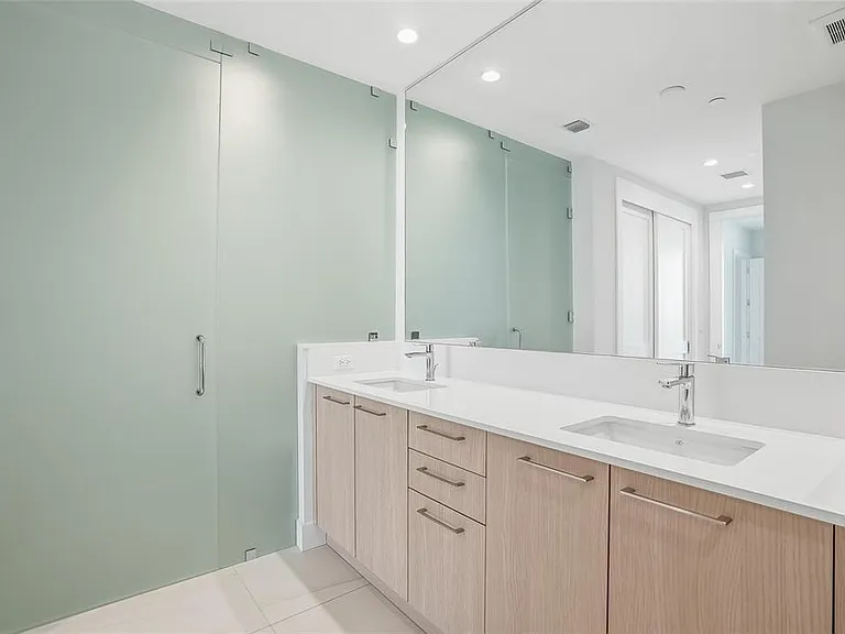 275 1st Ave S #1003 — Photo 67