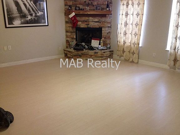 3rd image of 107 Simpson Ct
