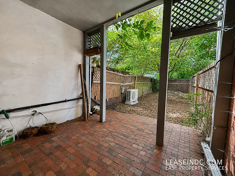 425 5th St SE — Photo 11