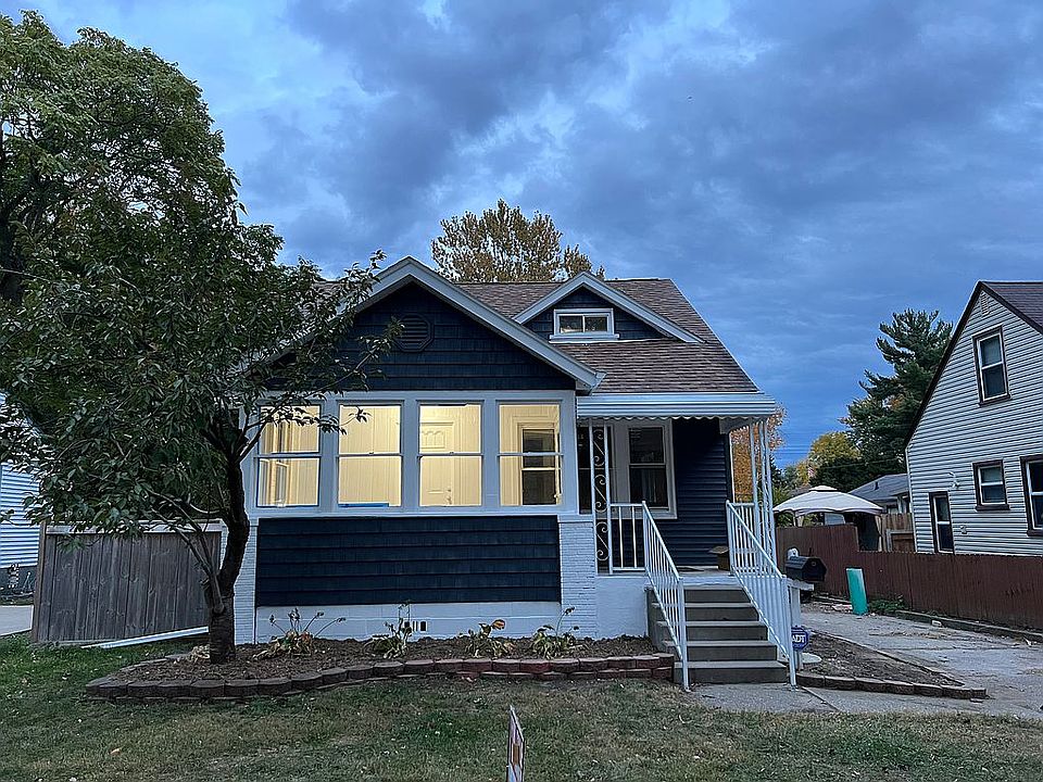 Great curbside appeal!