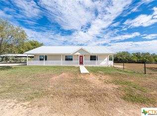 425 Woody Hollow Rd, Luling, TX 78648