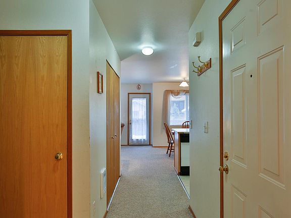 4th image of 525 Alpine Pl APT H1