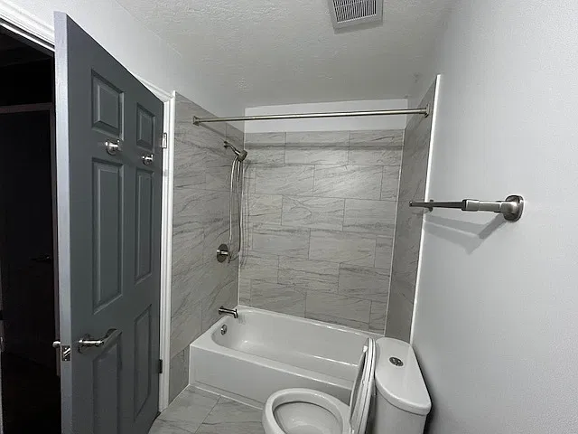 2 bed, 1000 sqft, $1,600 — Photo 3