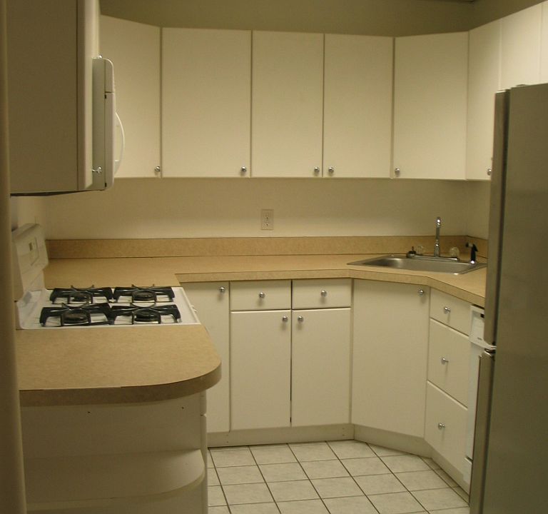 2nd image of 182 W Main St
