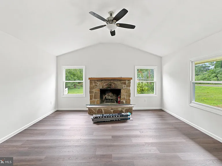2 Barnwell Ln — Photo 11