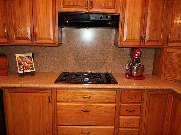 4th image of 3103 Kempwood Dr