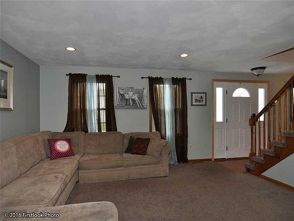 5th image of 58 Hollyhock Dr