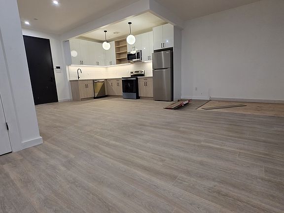 2nd image of 313 Linden St #1B