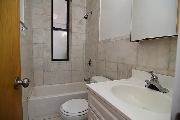 Rented by Building Equity Real Estate LLC | media 4