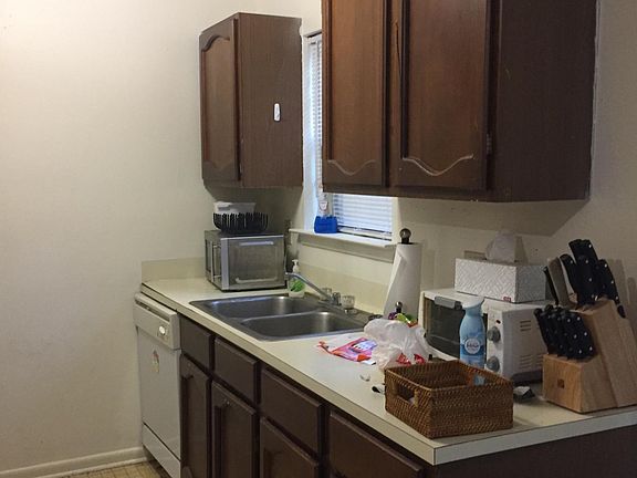 4th image of 506 College Main APT C
