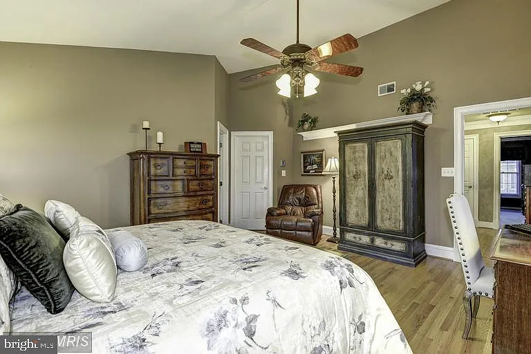 10501 Chancery Ct — Photo 12