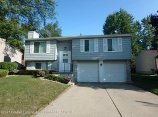 5905 Rockingham Dr, Lansing, MI 48911