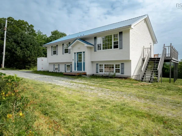 359 Myra Rd, Porters Lake, NS B3E 1G2