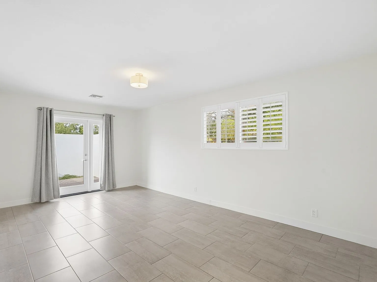 4 bed, 2177 sqft, $5,000 — Photo 3